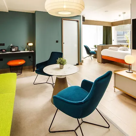 Ibis Styles Edinburgh St Andrew Square-3
