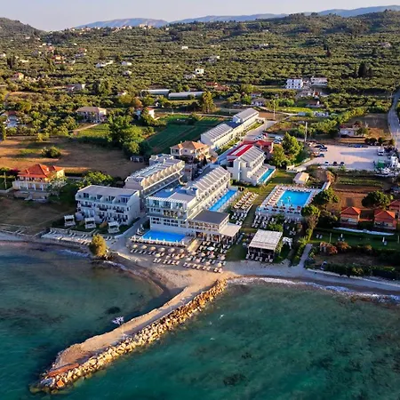 Golden Coast Beachfront Resort-2