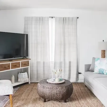 9 Palms Boutique Condos-3