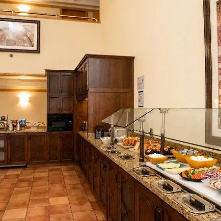 The Inn At Ucla-2