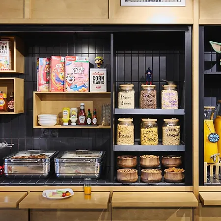 Moxy Paris Bastille-2