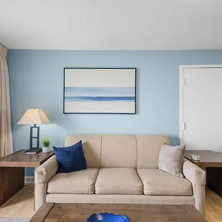 Monterey Bay Suites-3