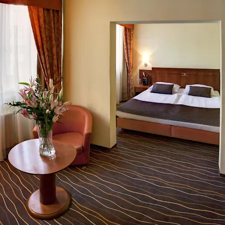 Family Hotel Bila Labut-3