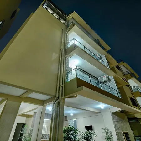 Treebo Sayaji Residency-3