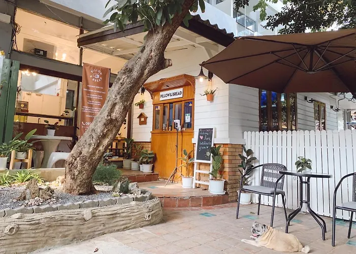 Pillow & Bread Hostel Bangkok