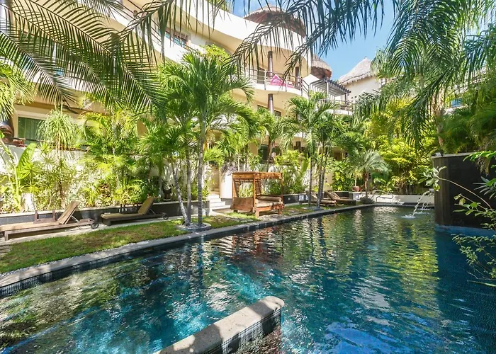 El Taj Oceanfront And Beachside Condo Hotel Playa del Carmen