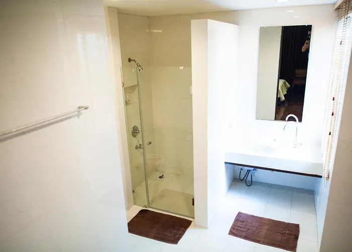Baansilom Soi 3 Hotel Bangkok