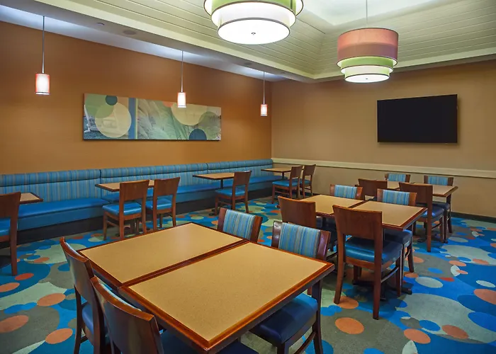 Holiday Inn Express & Suites Va Beach Oceanfront By Ihg Virginia Beach