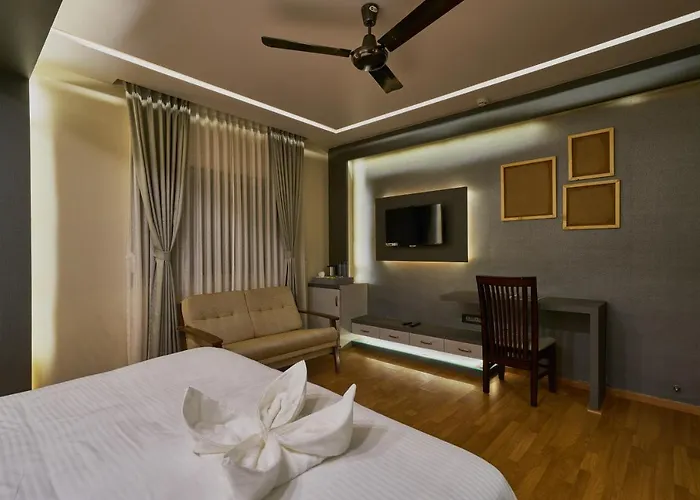 Tranquil La Casa Hotel Pune