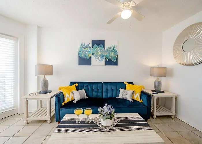 Royal Retreat-Amazing View-King Bed-1 Bedroom-Full Kitchen-Free Parking-Self Check-In Myrtle Beach