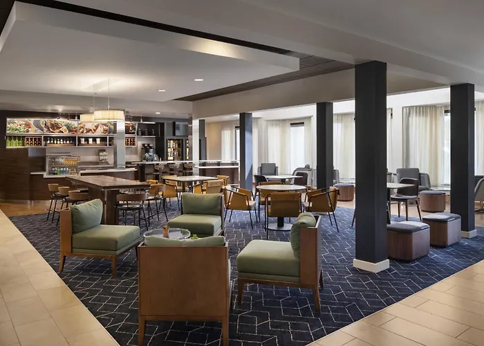Courtyard By Marriott Palm Springs Hotel