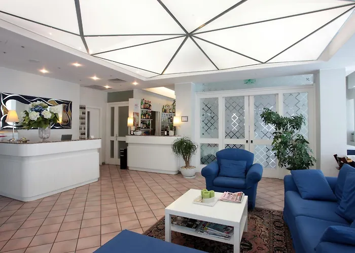 Family Hotel Antibes -50m dal mare - Riccione