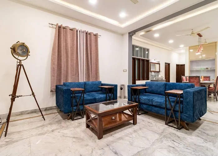 Stylish & Cozy Retreat With Jacuzzi Villa Jaipur