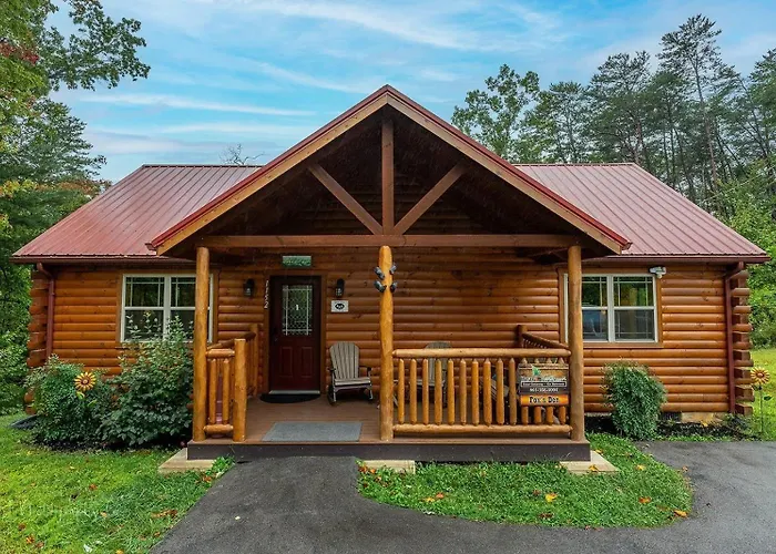 Foxes' Den Cabin With Private Hot Tub Pigeon Forge