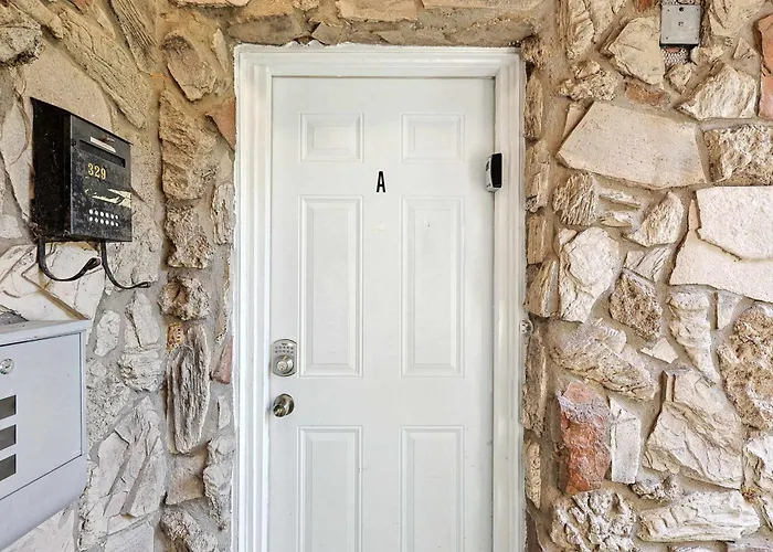 Comfy And Modern Holiday Lofts In Fw Fort Worth