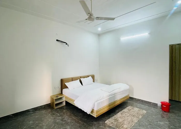 The Hill View - Swimming Pool & Resort Jaipur