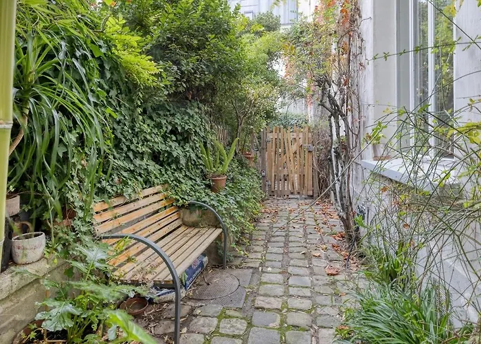 Parisian Loft & Secret Garden Apartment