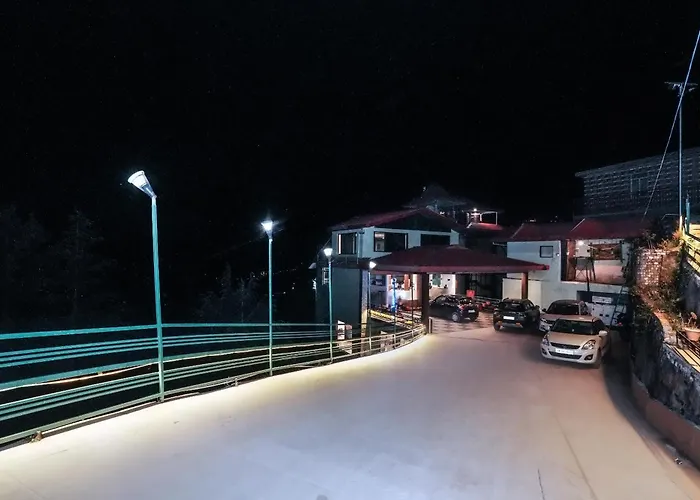 Nature Valley View Resort Mashobra !! Luxury Choice !! Gaming Zone !! Open Terrace !! Big Parking Shimla