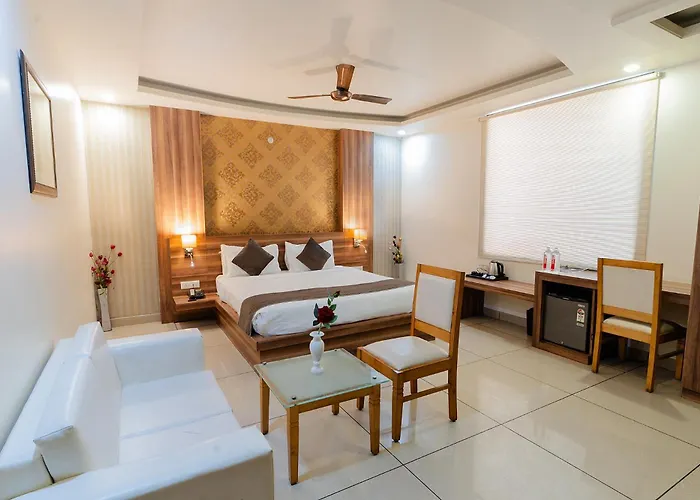 Fabhotel Signature Inn Jaipur
