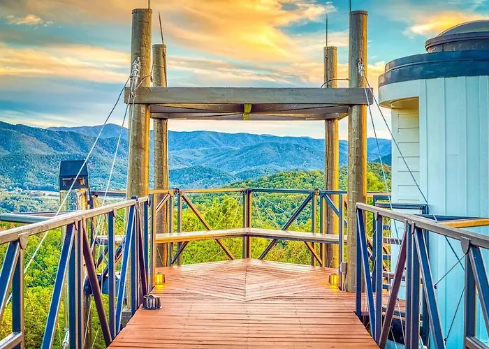 Belltop: Mountaintop Retreat With Best Views In Tn Pigeon Forge