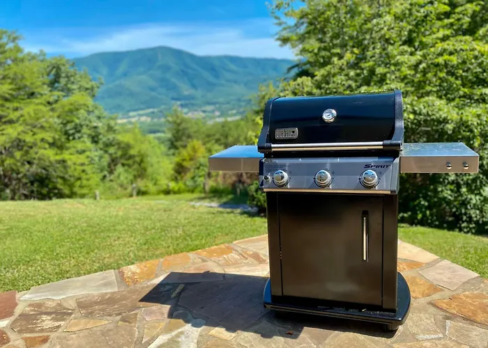 Belltop: Mountaintop Retreat With Best Views In Tn Pigeon Forge