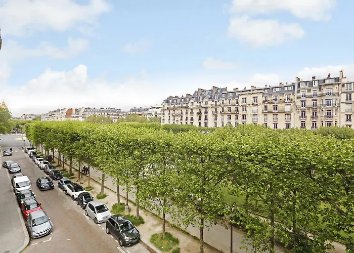 Pick A Flat'S Apartment In Invalides - Avenue De Breteuil Paris