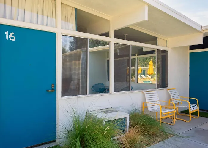 The Monkey Tree Hotel By Avantstay Palm Springs