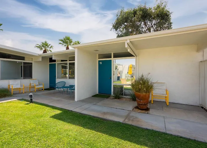 The Monkey Tree Hotel By Avantstay Palm Springs