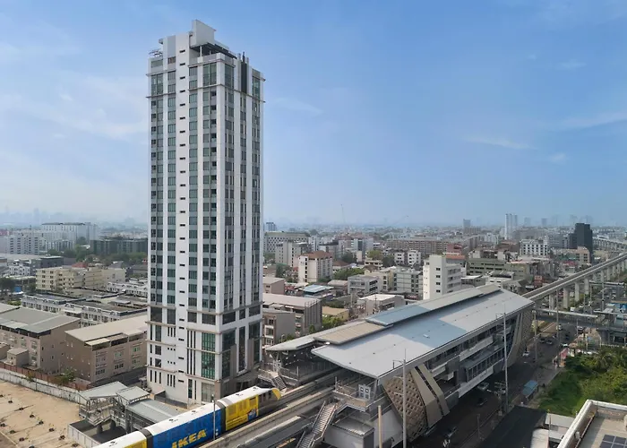 Lumen Bangkok Srinakarin Hotel