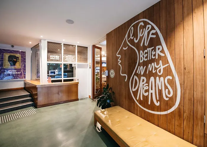 Barrys Beach Road Hotel Sydney