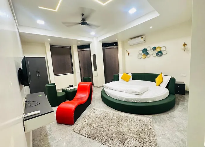 Hotel Hill Top Inn -Near Baner Rd Pune