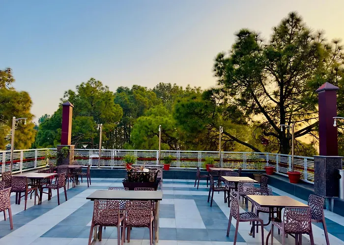 Hotel Pearl Grand White Near Volvo Bus Stand #Private Parking #Heated Rooms #In City Centre Shimla