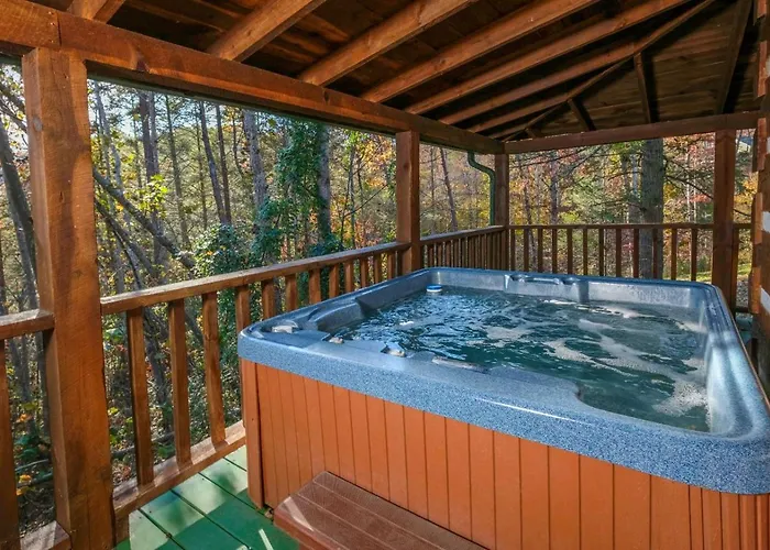 Laughing Bear Villa Pigeon Forge