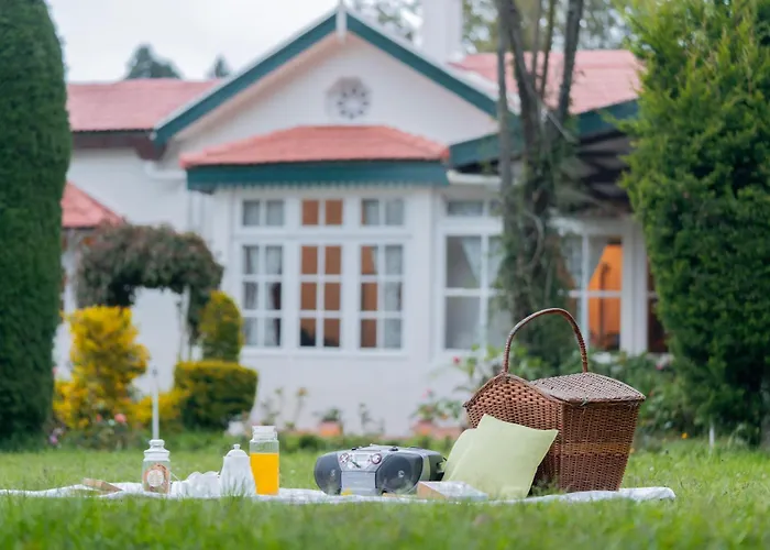 Saffronstays Milton Abbott Estate - 2Br Colonial-Era Bungalow With Garden, Golf Course Views & Bonfire Nights Near Ooty Golf Club