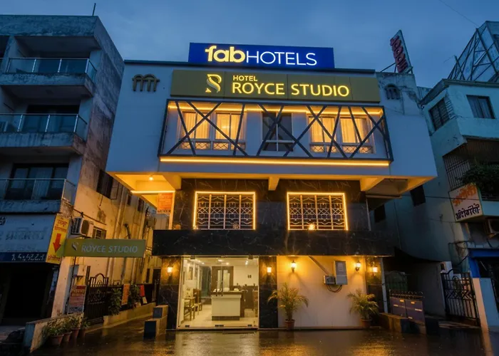 Fabhotel Royce Studio - Nr Pune International Airport