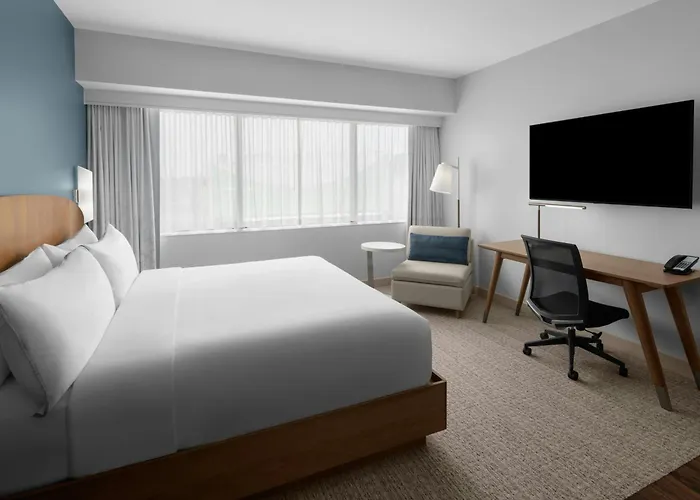 Element Calgary Downtown By Westin Hotel