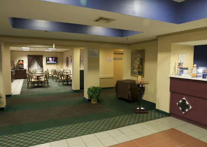 Baymont By Wyndham Mason Hotel