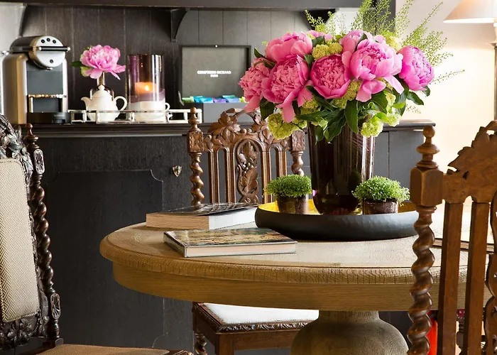 Les Tournelles Hotel Paris