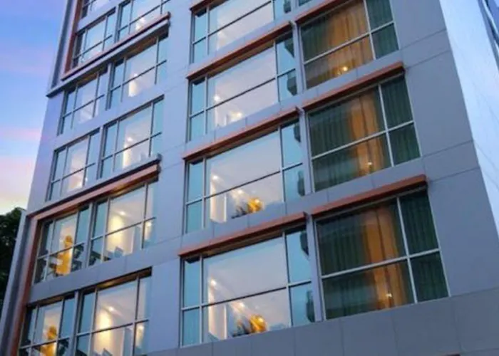 Amora Neoluxe Suites Hotel Bangkok