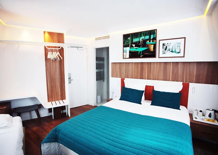 Hotel Eiffel Turenne Paris