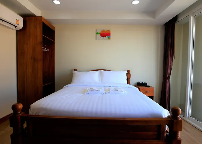 Royale 8 Ville Guest House Bangkok