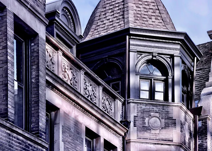 The Dubbel Dutch Hotel Milwaukee