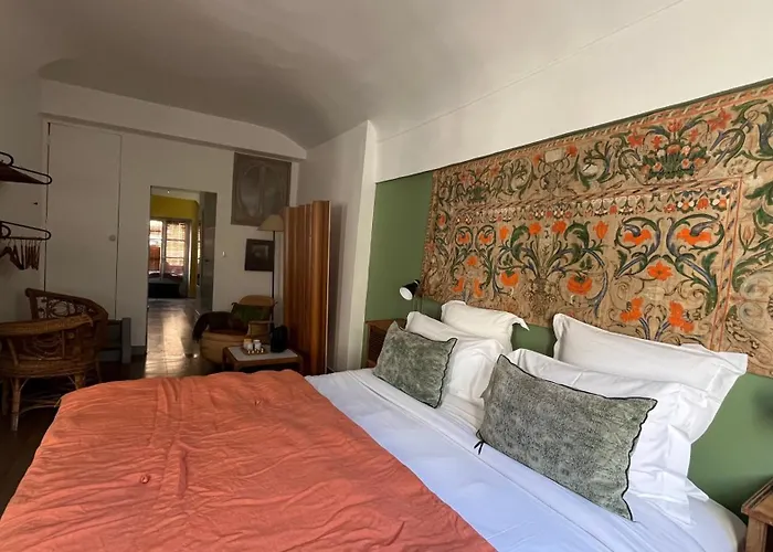 Le 66 Bed & Breakfast Paris