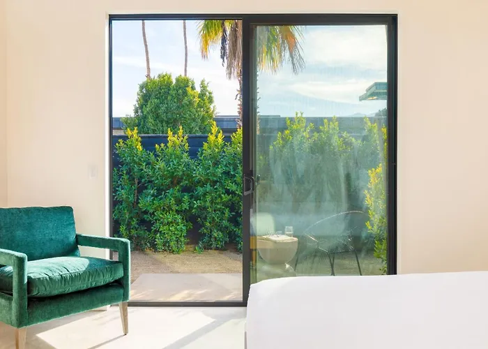 Blackhaus By Avantstay Palm Springs