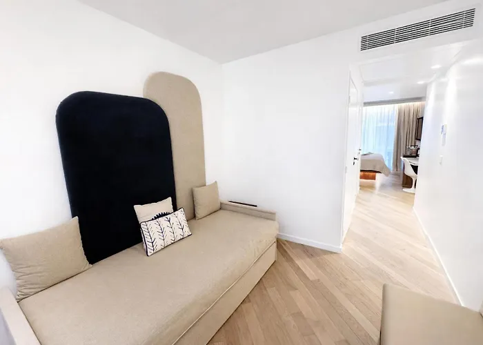 Card Hotel Paris