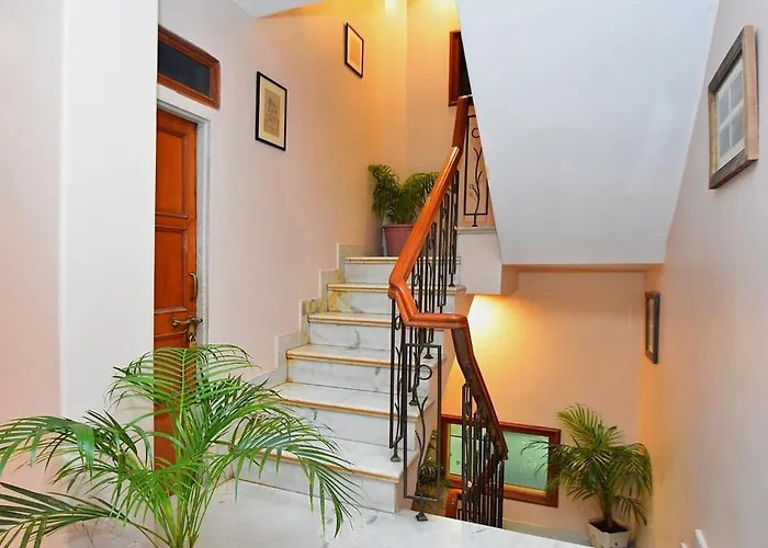 Fabhotel Pink Cozzy Jaipur