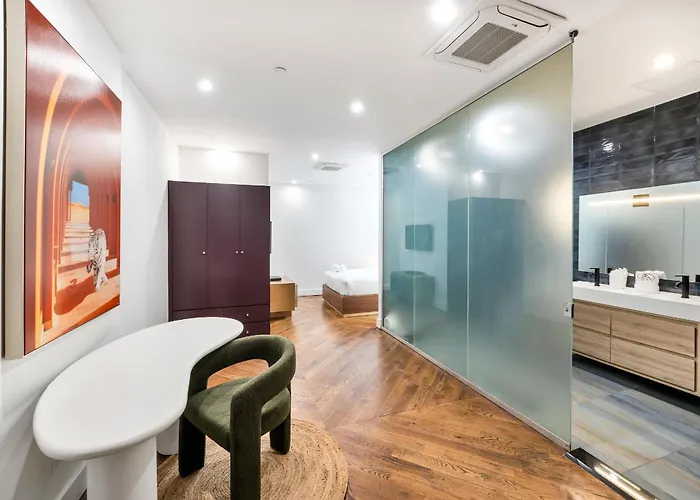 Landmarked Nyc Townhome - Sleeps 10 -Group-Friendly New York