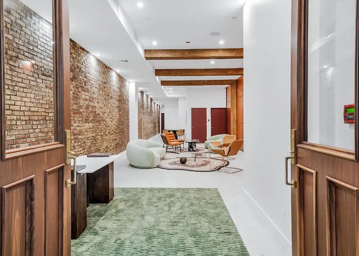 Landmarked Nyc Townhome - Sleeps 10 -Group-Friendly New York