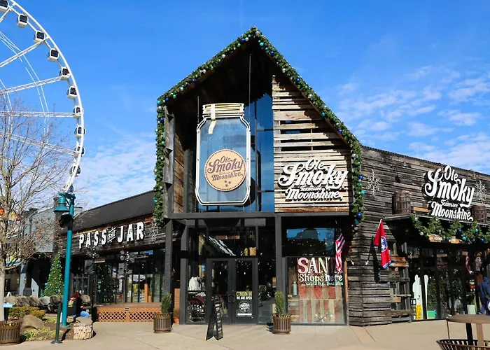 Cozy Forest Cabin - Hot Tub, Pets Welcome, Sleep 10 With Wraparound Deck, Scenic Views And Access To Resort Pool, Near The Parkway, Tanger Outlets And Dollywood, Smoky Mountain Charm, 24Hr Hospitality And Family Comfort Pigeon Forge