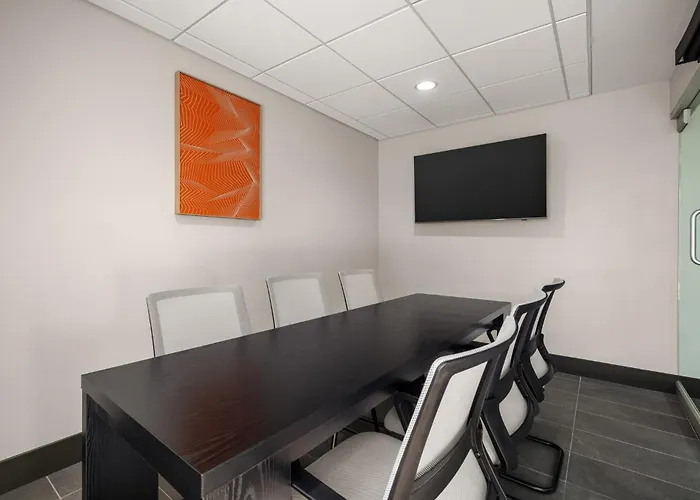 Holiday Inn Express & Suites Phoenix - Midtown, An Ihg Hotel